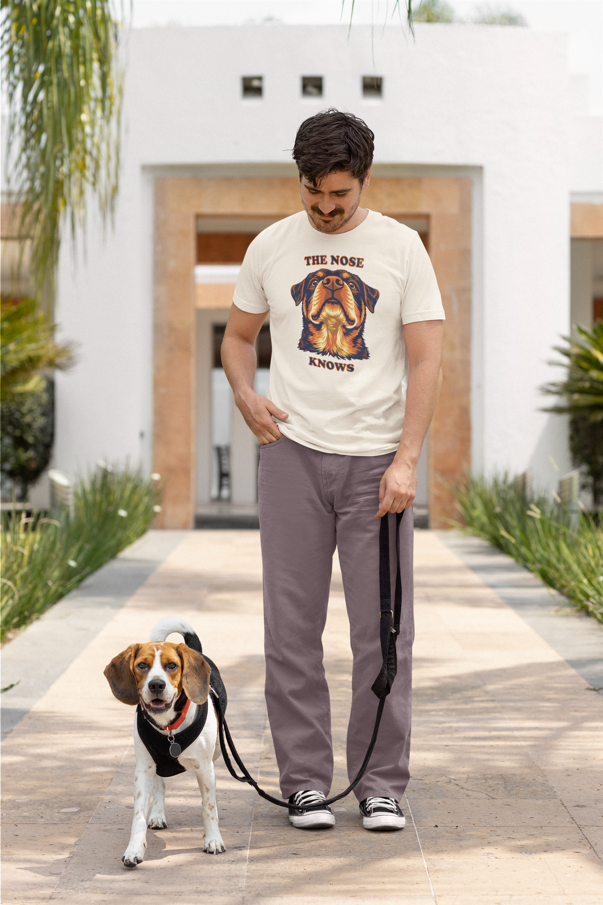 Rottweiler Lovers T-Shirt - "The Nose Knows"