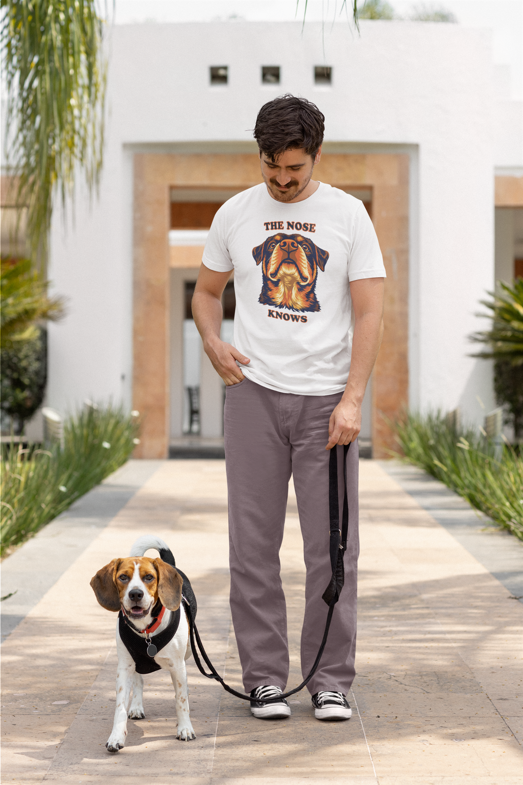 Rottweiler Lovers T-Shirt - "The Nose Knows"